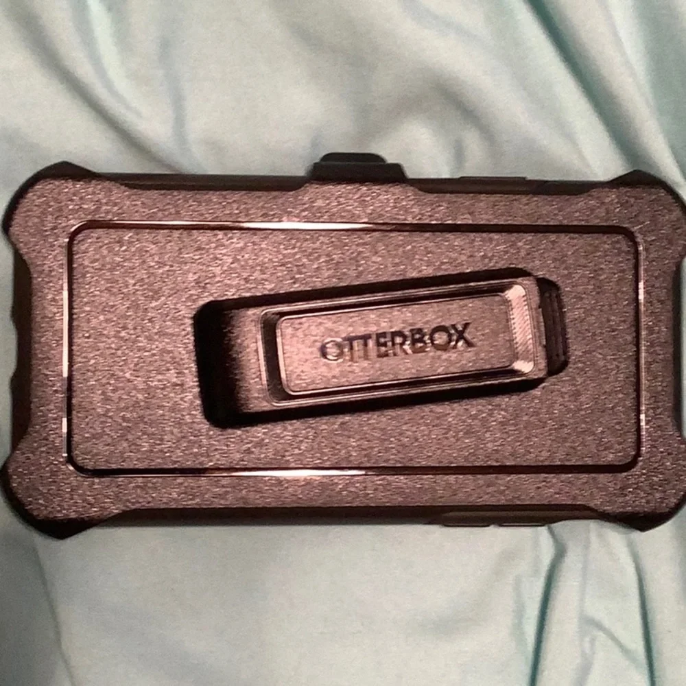 Otter box IPhone 12. In like new condition